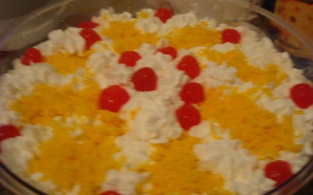 Bolo de frutas frescas trufado