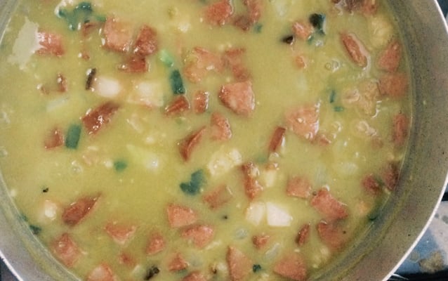 Caldo de ervilha seca