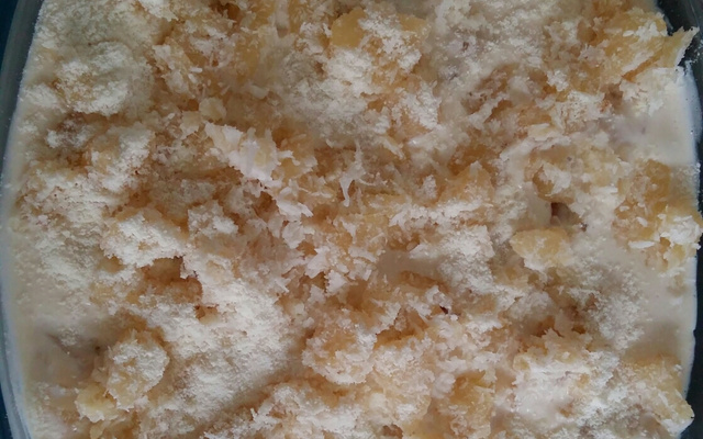 Pavê mousse de abacaxi com ninho