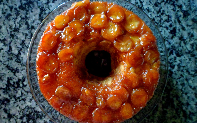 Bolo de banana caramelizado