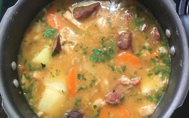 Feijão branco com dobradinha