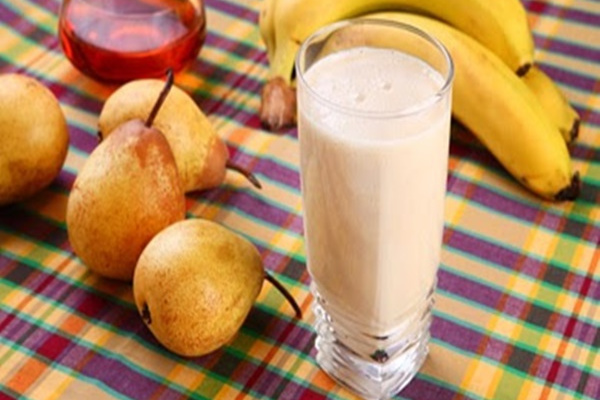 Vitamina de banana com mel e pêra
