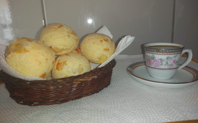 Pão de queijo de alho 