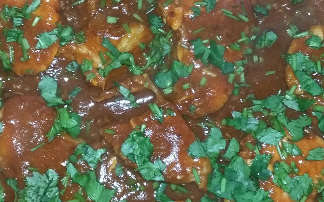 Cação ao molho vermelho