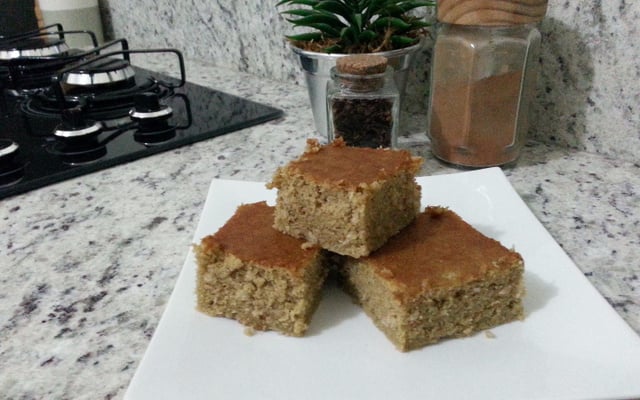 Bolo de inhame, fubá e coco