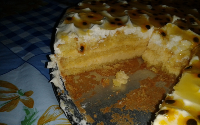 Bolo delicioso de mousse de maracujá