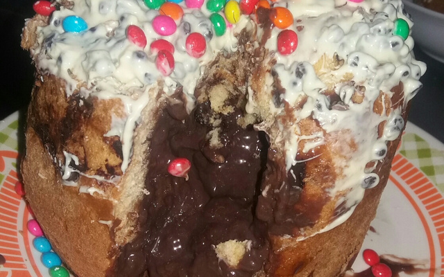Panetone de chocolate recheado