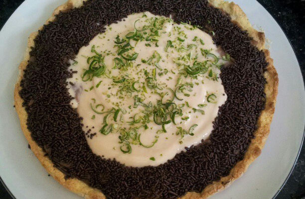 Torta de limão com chocolate da Dani