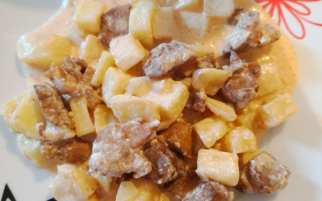 Cubinhos de porco com natas