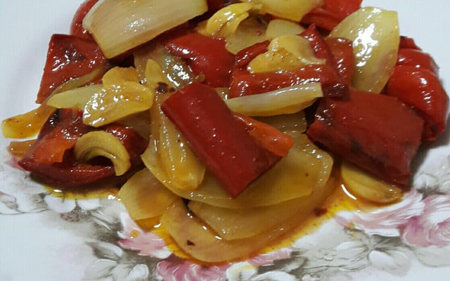 Antepasto de pimentão vermelho assado