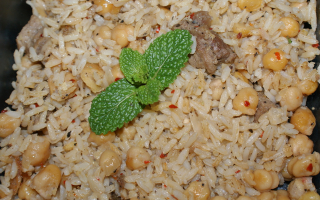 Arroz com grão-de-bico e canela