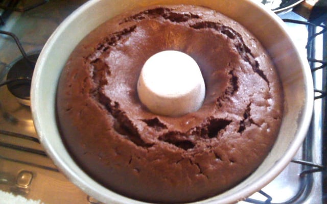 Bolo de chocolate sem leite, sem ovos e sem soja