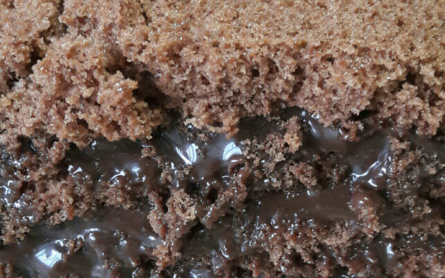 Rocambole de chocolate com recheio de brigadeiro mole
