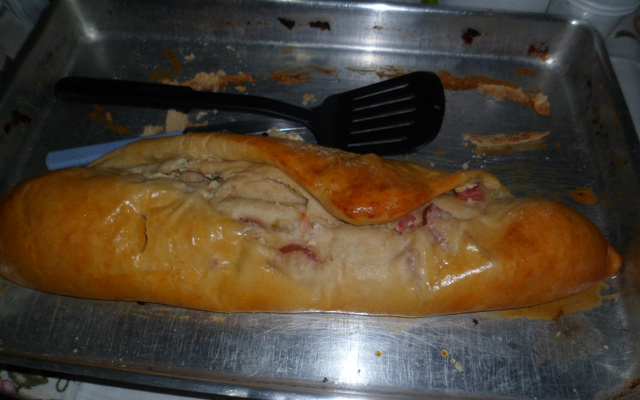 Pão de cebola e calabresa