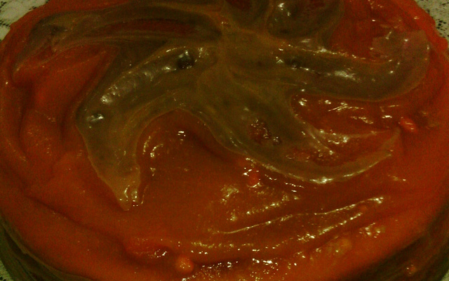 Bolo de cenoura com recheio e cobertura