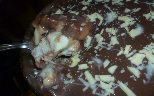 Pavê de waffer de chocolate ou Bis