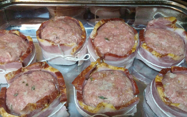 Medalhão de carne moída