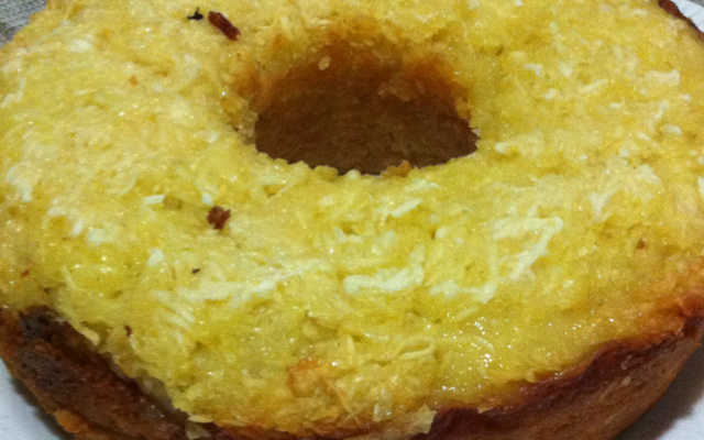 Bolo de mandioca simples