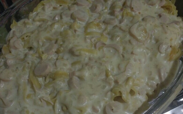 Talharim ao molho branco com gorgonzola e palmito