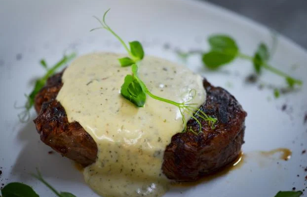 Carne com creme de batata