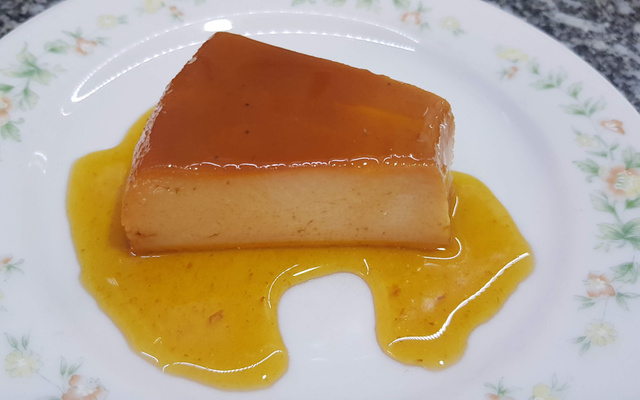 Pudim de leite com bolachas maisena