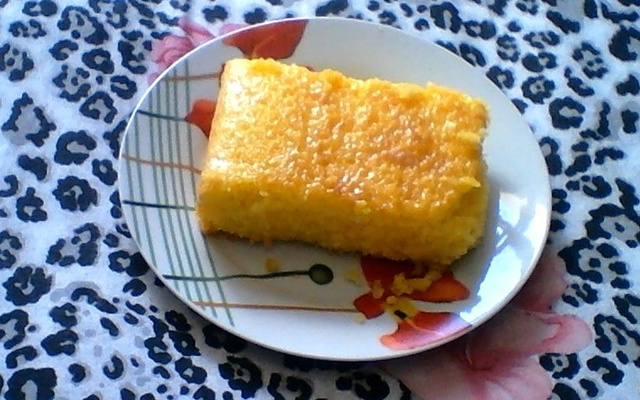 Bolo de milharina cremoso com laranja