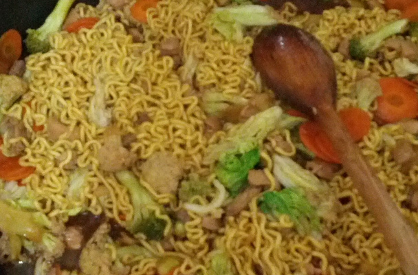 Yakissoba fácil e leve