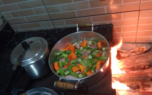 Frango com quiabo e abóbora