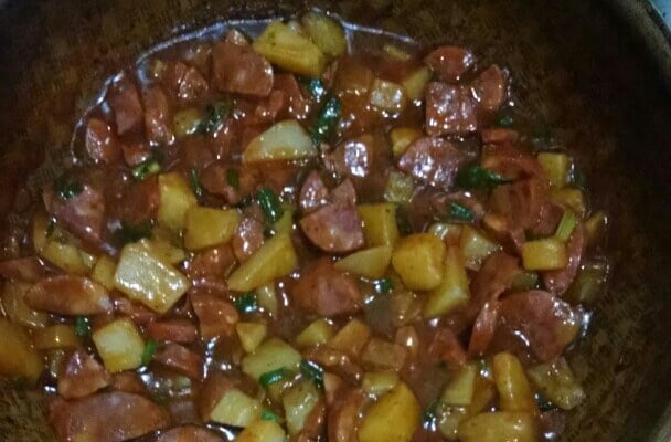 Linguiça calabresa com batata