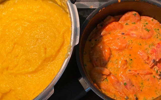 Polenta com creme de camarão