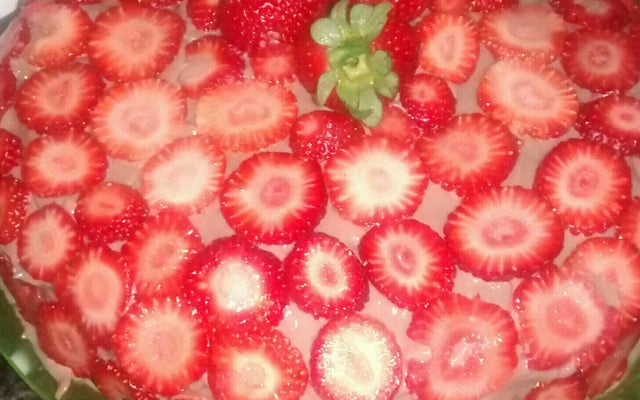 Bolo de chocolate com morango