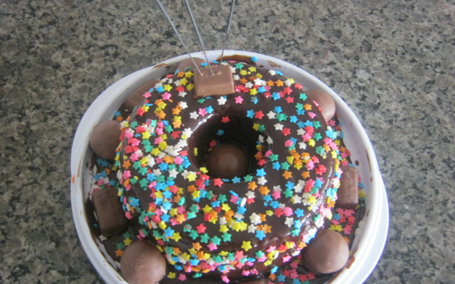 Bolo de laranja com cobertura de chocolate