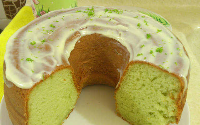 Bolo verde de limão