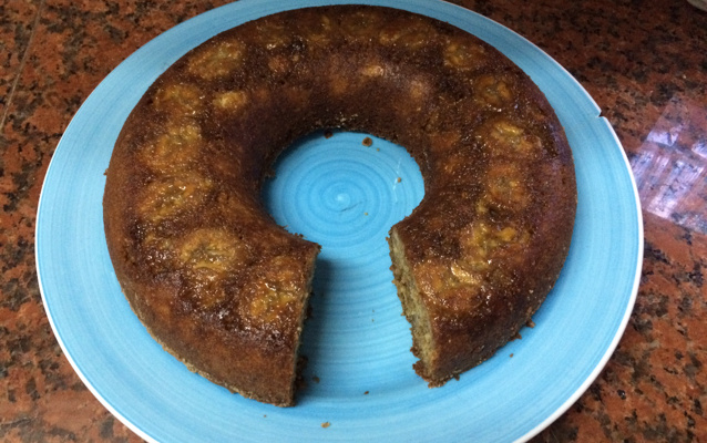 Bolo integral de maçã, canela e aveia