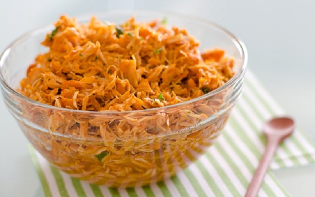 Frango desfiado fácil