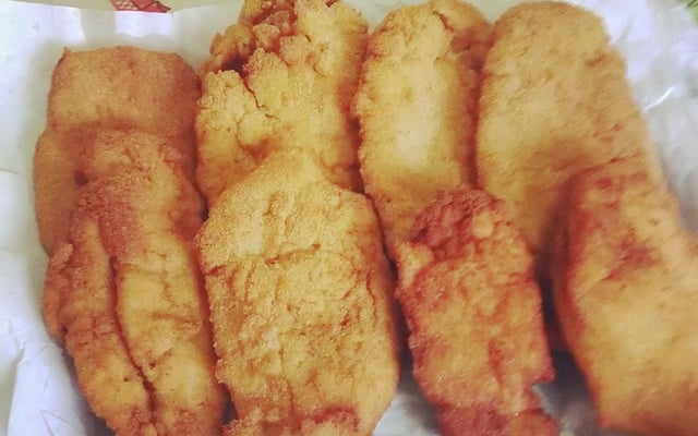 Filé de frango empanado