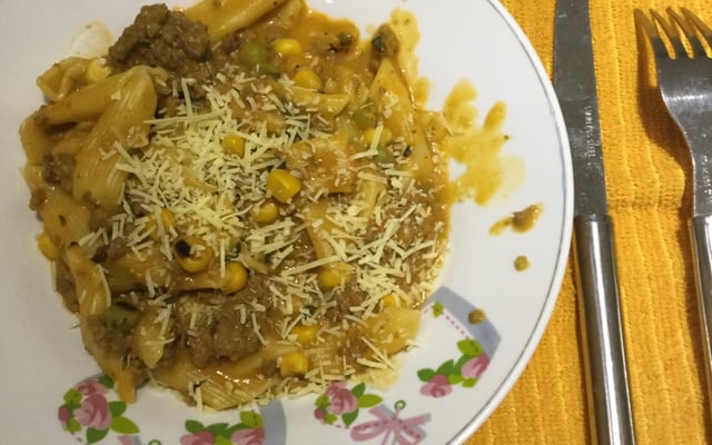 Macarrão de panela de pressão à bolonhesa