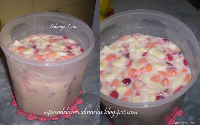 Salada de frutas com leite condensado