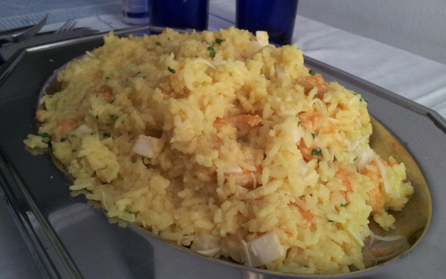 Risoto de camarão ao palmito e açafrão