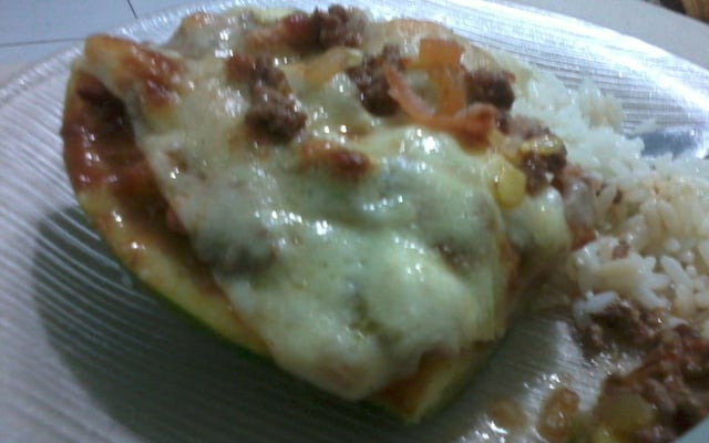 Saborosa abobrinha recheada