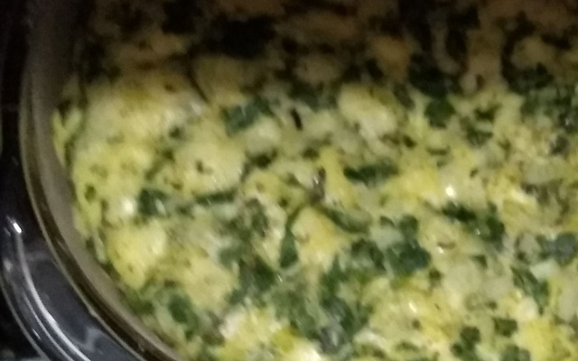 Omelete de forno com espinafre