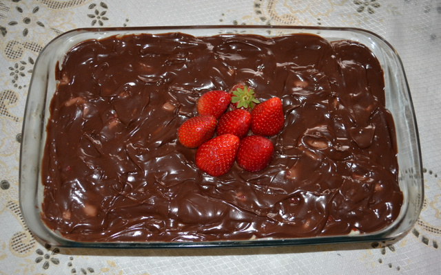 Bombom de morango no pirex