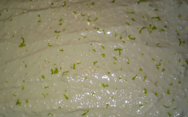 Bolo de limão cremoso