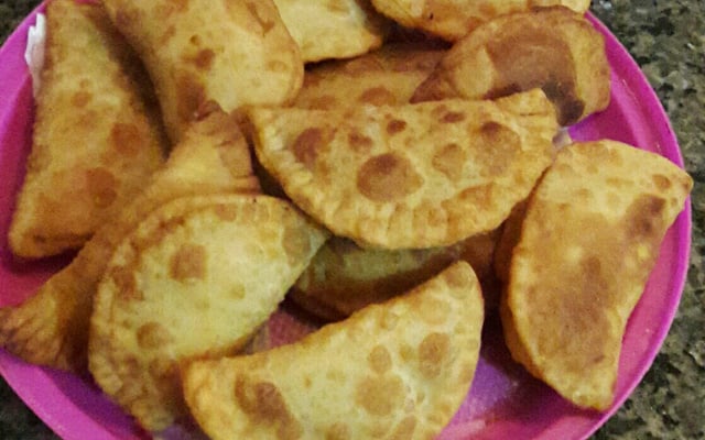 Massa de pastel com creme de leite