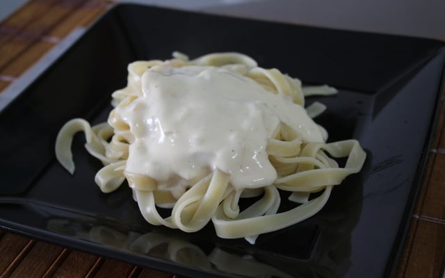 Macarrão ao molho branco - simples e rápido