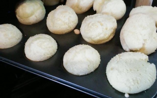 Biscoito de polvilho na forminha de empada