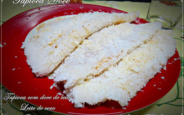 Tapioca com molho de salsicha no forno