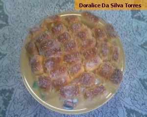 Bisnaguinha de leite com coco