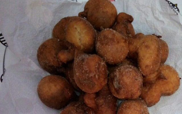 Bolinho de chuva simples e fofinho