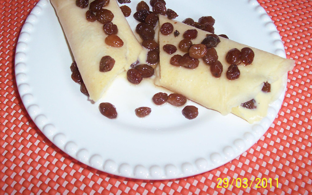 Panquecas ao creme e passas ao rum